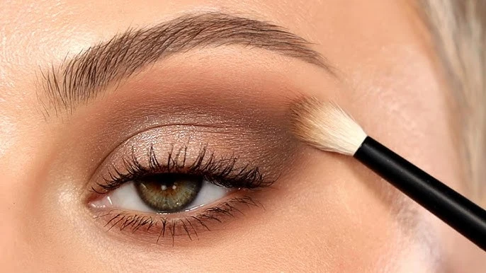 Makeup Tips for Brown-Eyed Beauties